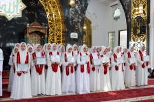 Persembahan wisudawan dan wisudawati tahfizh